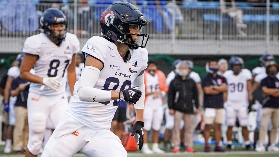 アメフト ニューメキシコ州立 vs ユタ州立大学 パーカー Sサイズ【新品】 アメフト ニューメキシコ州立 vs ユタ州立大学 パーカー Sサイズ